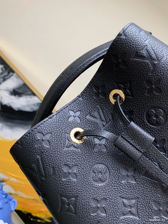 WIS NEONOE LOUIS VUITTON MM 0820